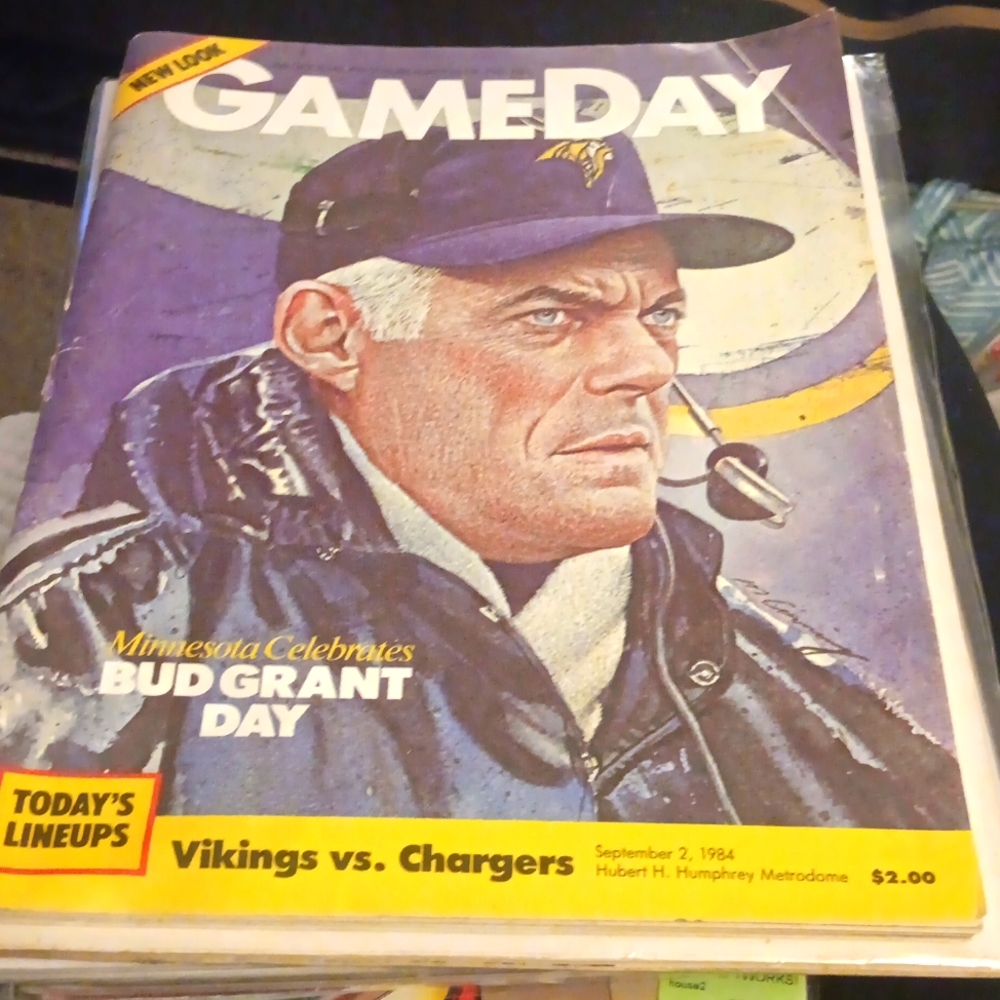 NFL GameDay Program September 2, 1984 Vikings Vs Chargers, Clean!